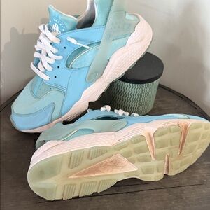 Nike Huarache Sky Blue Athletic Sneakers